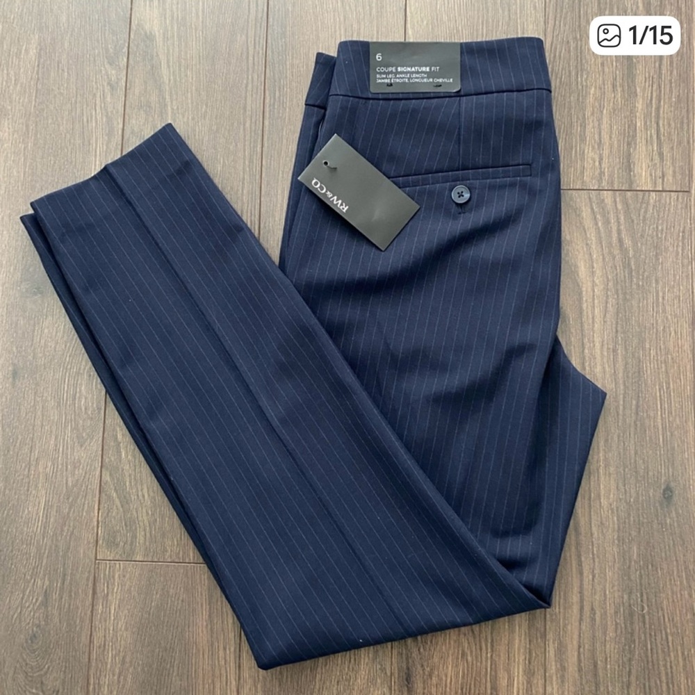 RW&CO. Navy Pinstripe NWT Slim Leg Ankle Fit